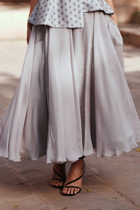 ISHA GUPTA TAYAL Gray Organza, Chanderi Silk Brooches V-neck Grey Skirt And Waistcoat Online at Aza Fashions ISHA GUPTA TAYAL_Gray Organza, Chanderi Silk Brooches V-neck Grey Skirt And Waistcoat _Online_at_Aza_Fashions