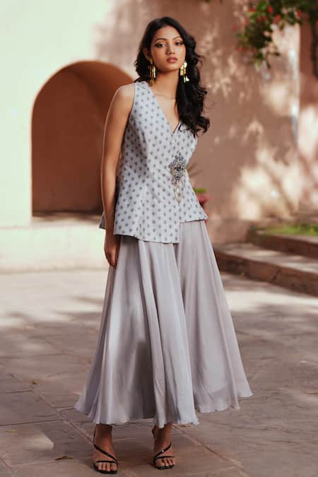 Buy ISHA GUPTA TAYAL Gray Organza, Chanderi Silk Brooches V-neck Grey Skirt And Waistcoat Online at Aza Fashions Buy_ISHA GUPTA TAYAL_Gray Organza, Chanderi Silk Brooches V-neck Grey Skirt And Waistcoat _Online_at_Aza_Fashions