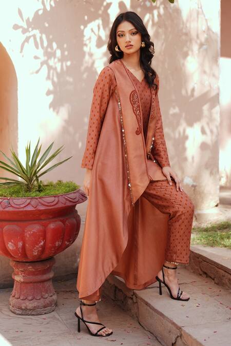 Buy ISHA GUPTA TAYAL Orange Chanderi Sequins V-neck Printed Kurta Set With Jacket Online at Aza Fashions Buy_ISHA GUPTA TAYAL_Orange Chanderi Sequins V-neck Printed Kurta Set With Jacket _Online_at_Aza_Fashions