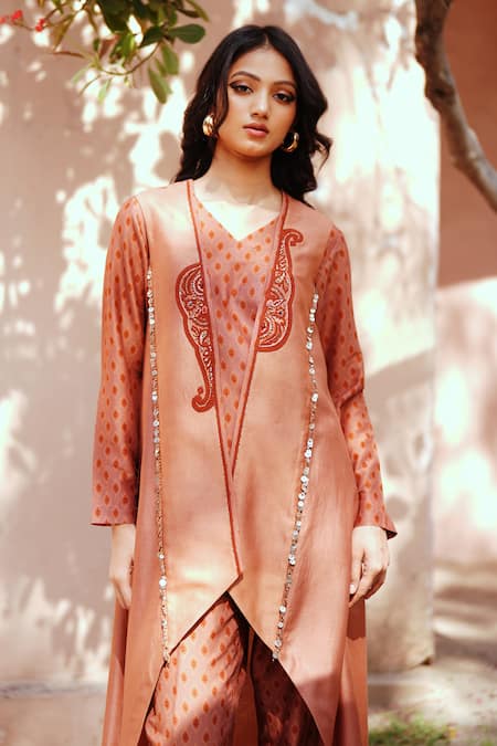 Shop ISHA GUPTA TAYAL Orange Chanderi Sequins V-neck Printed Kurta Set With Jacket Online at Aza Fashions Shop_ISHA GUPTA TAYAL_Orange Chanderi Sequins V-neck Printed Kurta Set With Jacket _Online_at_Aza_Fashions