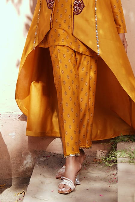 ISHA GUPTA TAYAL_Yellow Chanderi Embroidery Round Neck, Kurta Set _Online_at_Aza_Fashions
