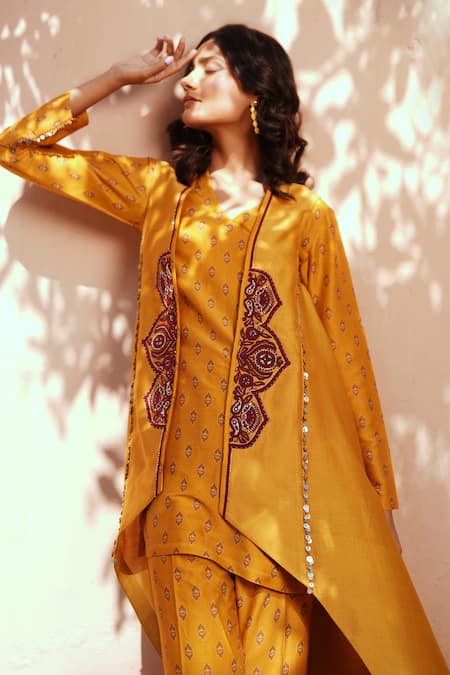 Buy_ISHA GUPTA TAYAL_Yellow Chanderi Embroidery Round Neck, Kurta Set _Online_at_Aza_Fashions