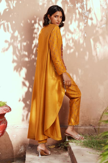 Shop_ISHA GUPTA TAYAL_Yellow Chanderi Embroidery Round Neck, Kurta Set _at_Aza_Fashions