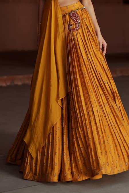 ISHA GUPTA TAYAL Yellow Chanderi, Organza Sequins, Embroidery V-neck Fusion Lehenga Set Online at Aza Fashions ISHA GUPTA TAYAL_Yellow Chanderi, Organza Sequins, Embroidery V-neck Fusion Lehenga Set _Online_at_Aza_Fashions