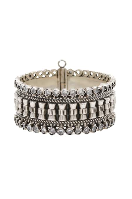 Sangeeta Boochra_Silver Plated Designer Kundan Bangle _Online_at_Aza_Fashions