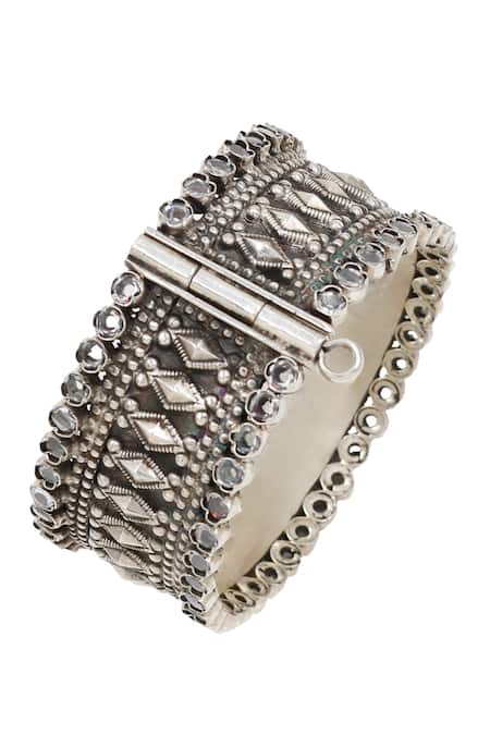 Buy_Sangeeta Boochra_Silver Plated Radiant Splendor Handcrafted Bangle _Online_at_Aza_Fashions