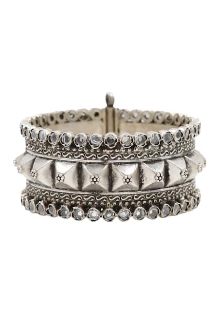 Sangeeta Boochra_Silver Plated Stones, Studs Handcrafted Kundan Bangle _Online_at_Aza_Fashions