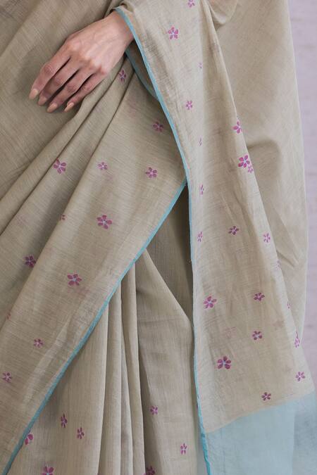 Surmaye_Brown Handloom Cotton Embroidery Earthen Bloom Jamdani Saree _at_Aza_Fashions