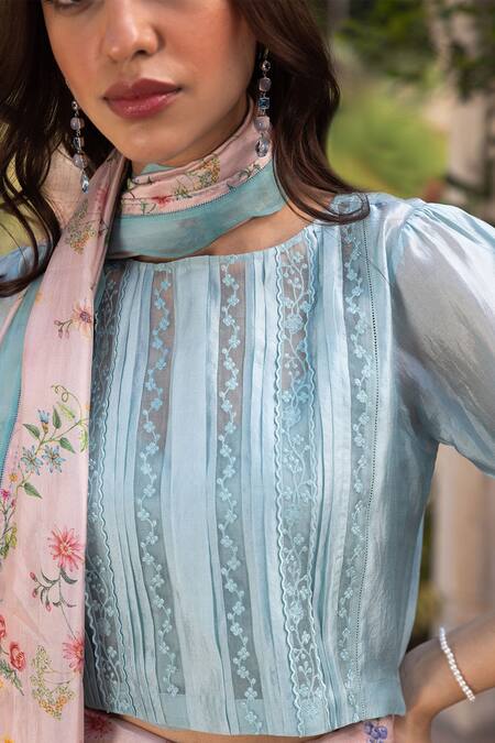 Shop Surmaye Pink Embroidery Forest Breeze Scalloped Saree Online at Aza Fashions Shop_Surmaye_Pink Embroidery Forest Breeze Scalloped Saree _Online_at_Aza_Fashions