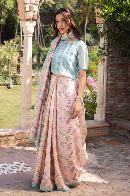 Buy Surmaye Pink Embroidery Forest Breeze Scalloped Saree Buy_Surmaye_Pink Embroidery Forest Breeze Scalloped Saree