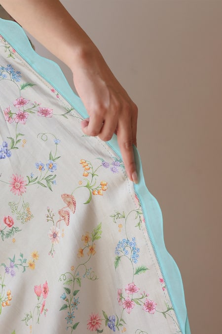 Buy_Surmaye_Beige Embroidery Forest Breeze Scalloped Saree _Online_at_Aza_Fashions