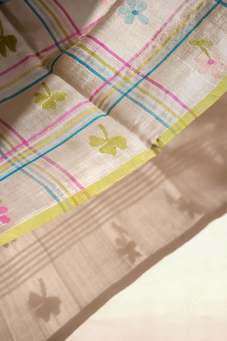 Shop Surmaye Beige Embroidery Light Handwoven Jamdani Saree Online at Aza Fashions Shop_Surmaye_Beige Embroidery Light Handwoven Jamdani Saree _Online_at_Aza_Fashions