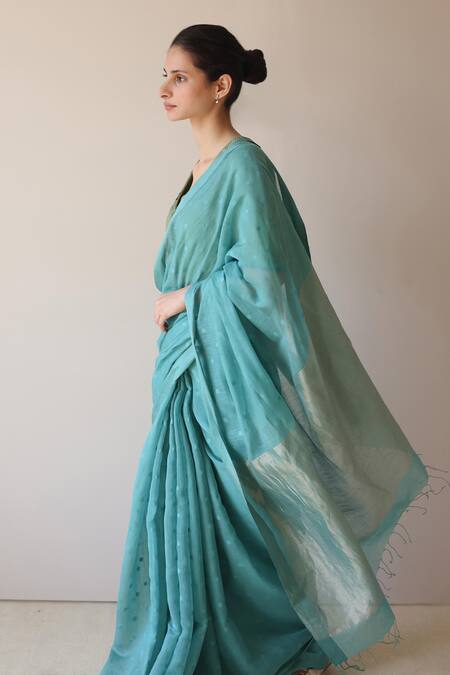 Buy_Surmaye_Teal Handloom Cotton Wildflower Meadow Jamdani Saree _Online_at_Aza_Fashions