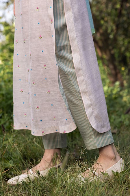 Buy Surmaye Pink Handloom , Embroidery Round Neck Enchanted Meadow Kurta Set Online at Aza Fashions Buy_Surmaye_Pink Handloom , Embroidery Round Neck Enchanted Meadow Kurta Set _Online_at_Aza_Fashions