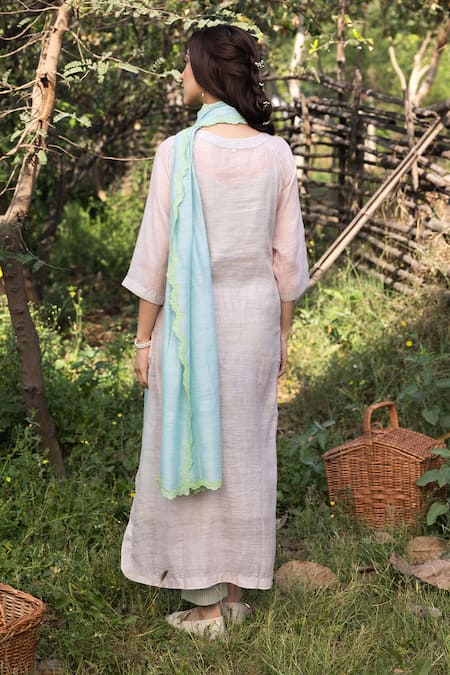 Surmaye Pink Handloom , Embroidery Round Neck Enchanted Meadow Kurta Set Online at Aza Fashions Surmaye_Pink Handloom , Embroidery Round Neck Enchanted Meadow Kurta Set _Online_at_Aza_Fashions