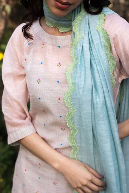 Surmaye Pink Handloom , Embroidery Round Neck Enchanted Meadow Kurta Set at Aza Fashions Surmaye_Pink Handloom , Embroidery Round Neck Enchanted Meadow Kurta Set _at_Aza_Fashions