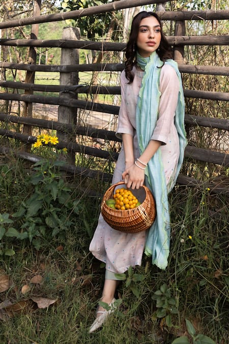 Buy Surmaye Pink Handloom , Embroidery Round Neck Enchanted Meadow Kurta Set Buy_Surmaye_Pink Handloom , Embroidery Round Neck Enchanted Meadow Kurta Set