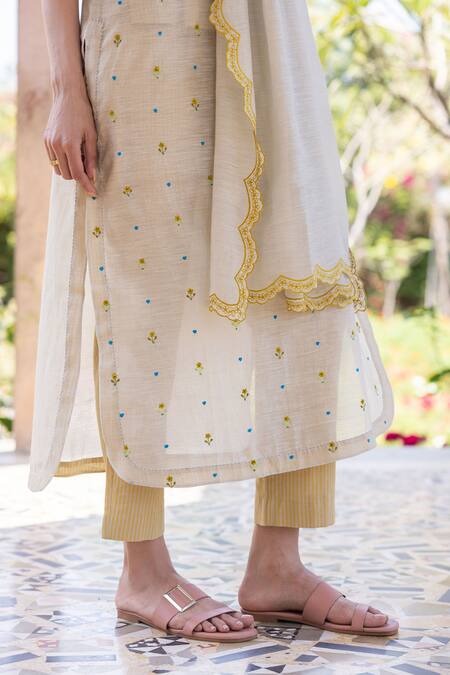 Surmaye Beige Handloom Cotton Embroidery Round Neck Light Kurta Set Online at Aza Fashions Surmaye_Beige Handloom Cotton Embroidery Round Neck Light Kurta Set _Online_at_Aza_Fashions
