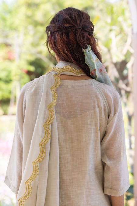 Shop Surmaye Beige Handloom Cotton Embroidery Ethereal Dupatta at Aza Fashions Shop_Surmaye_Beige Handloom Cotton Embroidery Ethereal Dupatta _at_Aza_Fashions