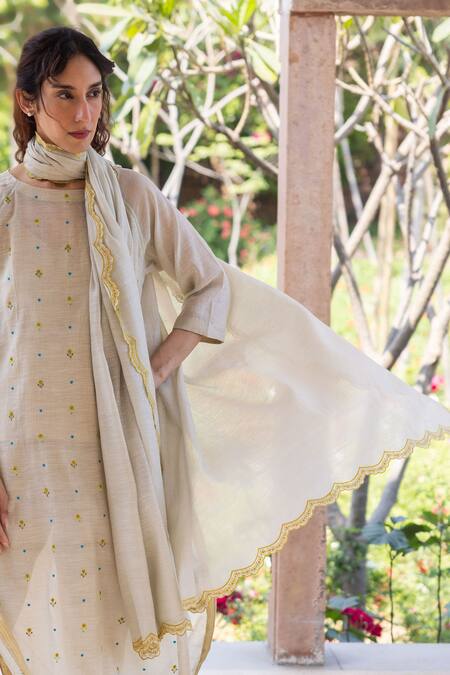 Surmaye Beige Handloom Cotton Embroidery Ethereal Dupatta Online at Aza Fashions Surmaye_Beige Handloom Cotton Embroidery Ethereal Dupatta _Online_at_Aza_Fashions