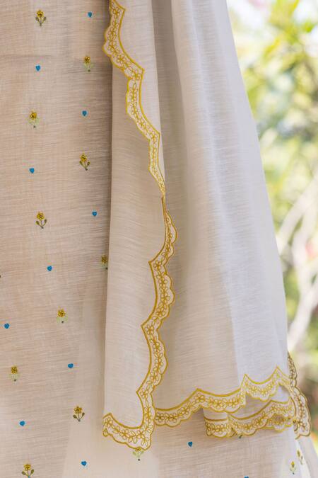 Buy Surmaye Beige Handloom Cotton Embroidery Ethereal Dupatta Online at Aza Fashions Buy_Surmaye_Beige Handloom Cotton Embroidery Ethereal Dupatta _Online_at_Aza_Fashions