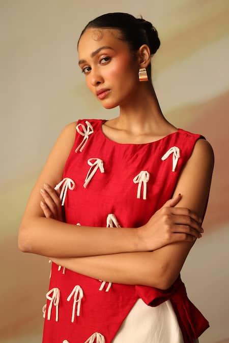 Vanshika Agarwal Label_Red Bows Round Neck Embellished Designer Dress _Online_at_Aza_Fashions