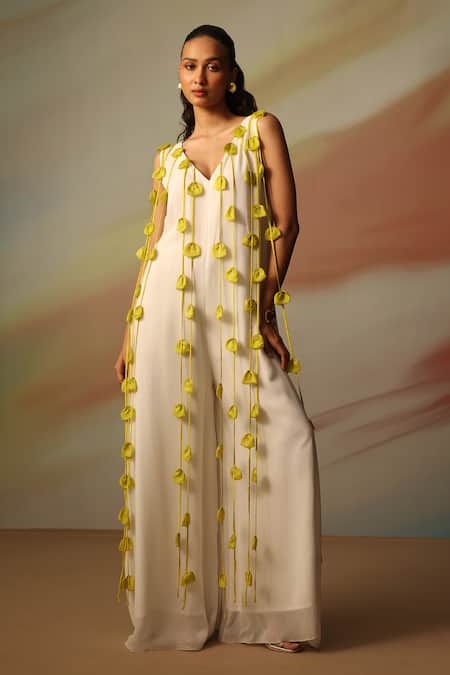 Buy_Vanshika Agarwal Label_White Georgette, Taffeta Fabric Flowers V-neck Pixie Jumpsuit 