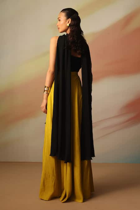 Vanshika Agarwal Label Black & Green Fusion Lehenga Set 