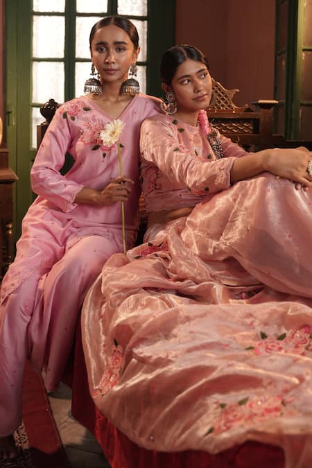 Buy_Midushi Bajoria_Pink Silk, Chanderi Embroidery V-neck Kurta Pant Set 