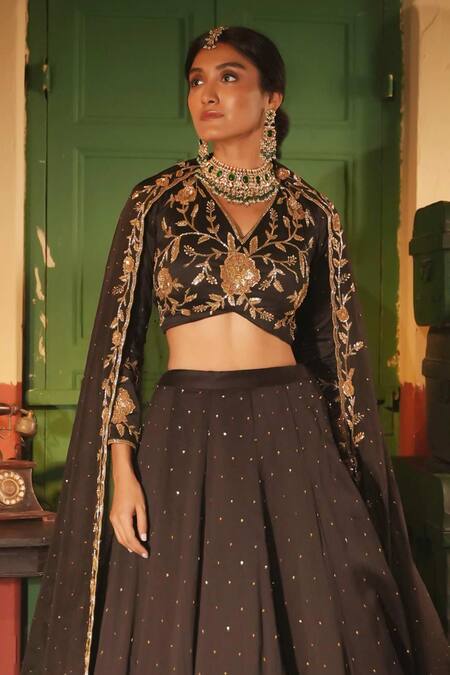 Midushi Bajoria_Black Tissue Embroidery V-neck Classic Lehenga Set _Online_at_Aza_Fashions