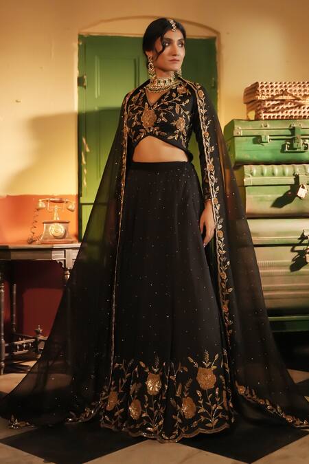 Shop_Midushi Bajoria_Black Tissue Embroidery V-neck Classic Lehenga Set 