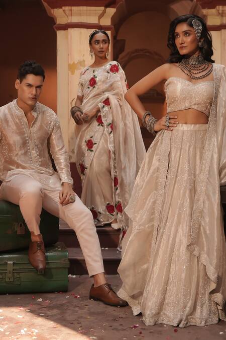 Buy_Midushi Bajoria_Silver Tissue Embroidery Round Neck Designer Saree With Floral 