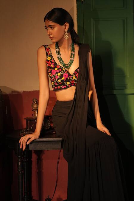 Midushi Bajoria_Black Organza, Georgette Embroidery Sweetheart Neck Pre-draped Saree Set _Online_at_Aza_Fashions