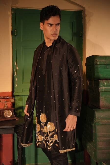 Midushi Bajoria_Black Silk, Chanderi Embroidery Kurta Set _Online_at_Aza_Fashions