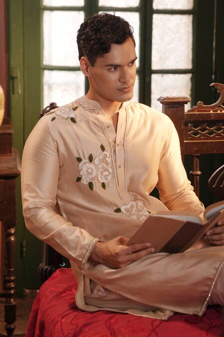 Buy_Midushi Bajoria_Cream Silk, Chanderi Embroidery Kurta Set _Online_at_Aza_Fashions