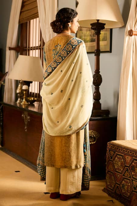 Saundh Cream Printed Kurta Set With Dupatta 