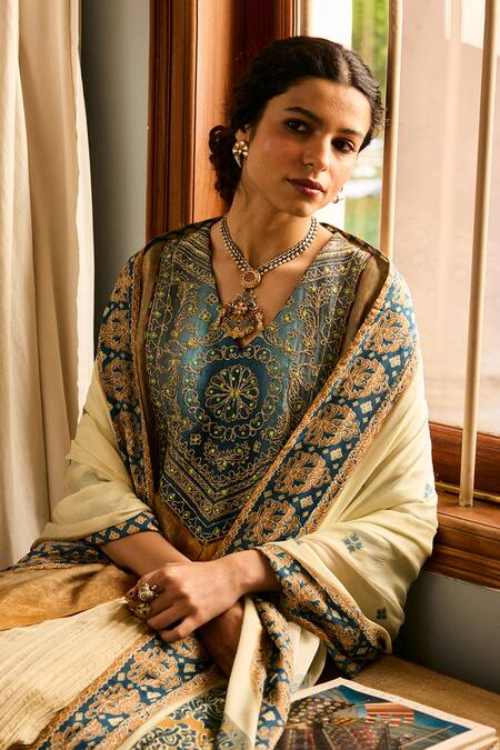 Buy_Saundh_Cream Muslin, Cotton Satin, Viscose Embroidery Printed Kurta Set With Dupatta 