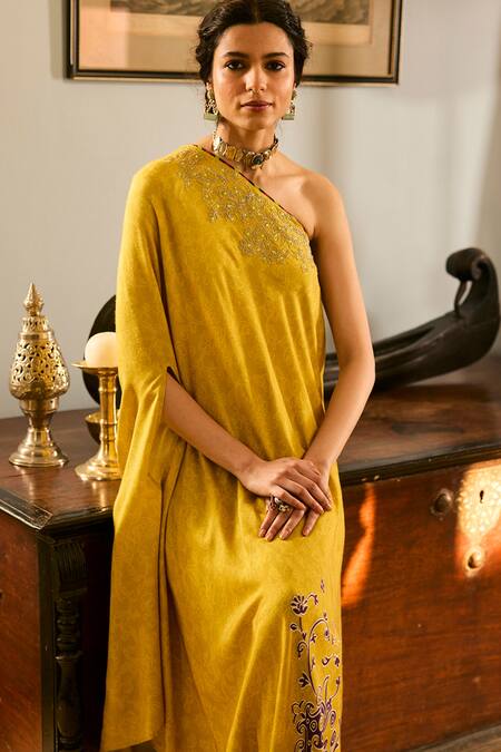 Saundh_Yellow Muslin Embroidery Asymmetric Silk Kaftan And Pant Set _Online_at_Aza_Fashions