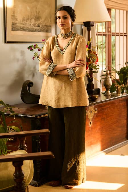 Saundh_Cream Viscose Embroidery V-neck Printed Shimmer Kurta And Pant Set _Online_at_Aza_Fashions