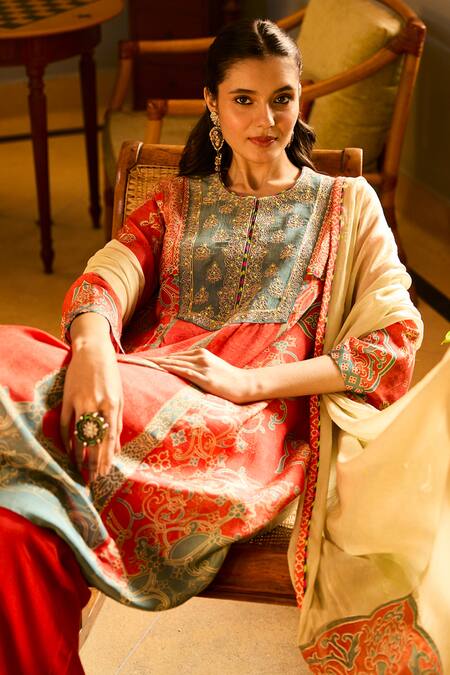 Saundh_Orange Chiffon, Viscose Embroidery Round Neck Printed Kurta Set  _at_Aza_Fashions