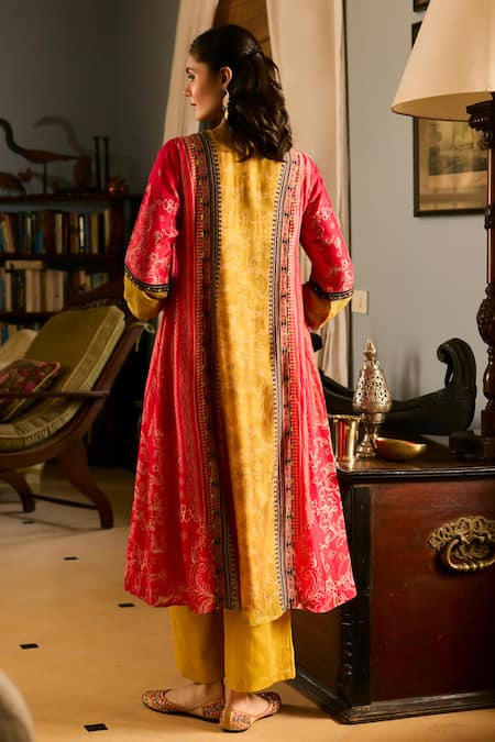 Saundh Printed Kurta Set  