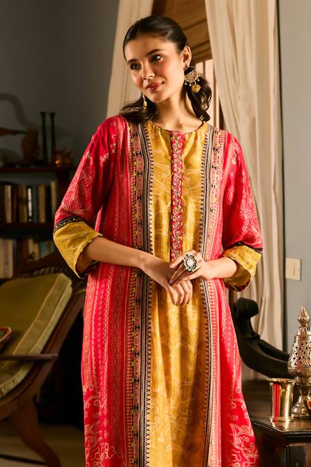Buy_Saundh_Pink Muslin, Cotton Satin, Viscose Round Neck Printed Kurta Set  _Online_at_Aza_Fashions