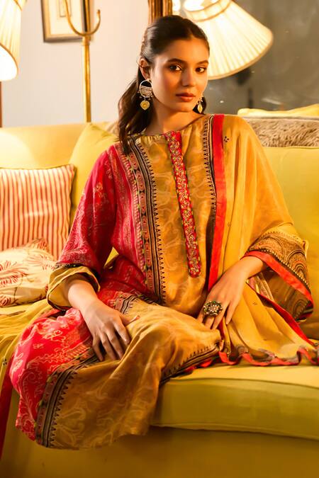 Shop_Saundh_Pink Muslin, Cotton Satin, Viscose Round Neck Printed Kurta Set  _Online_at_Aza_Fashions