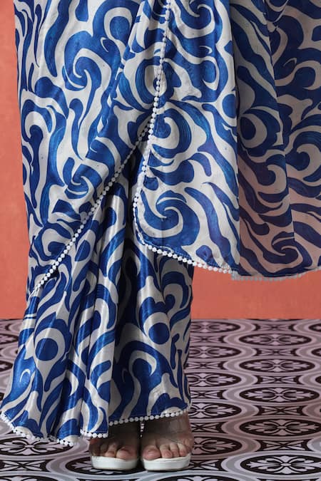 Naintara Bajaj_Blue Chiffon Sweetheart Neck Printed Pre-draped Saree Set _at_Aza_Fashions