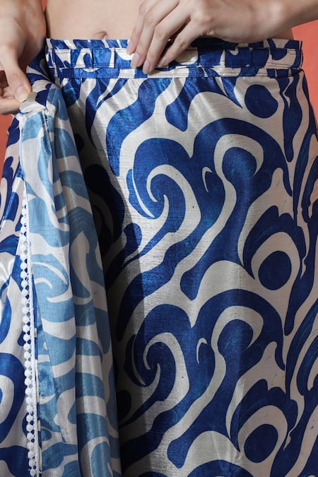 Buy_Naintara Bajaj_Blue Chiffon Sweetheart Neck Printed Pre-draped Saree Set 