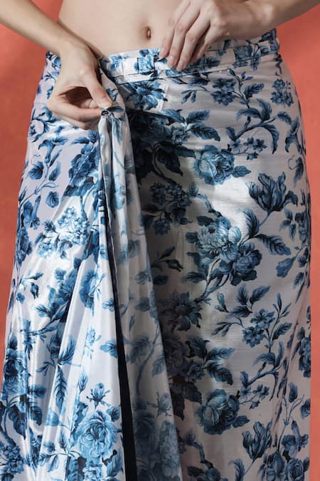 Buy_Naintara Bajaj_Off White Chiffon V-neck Floral Printed Pre-draped Saree Set 