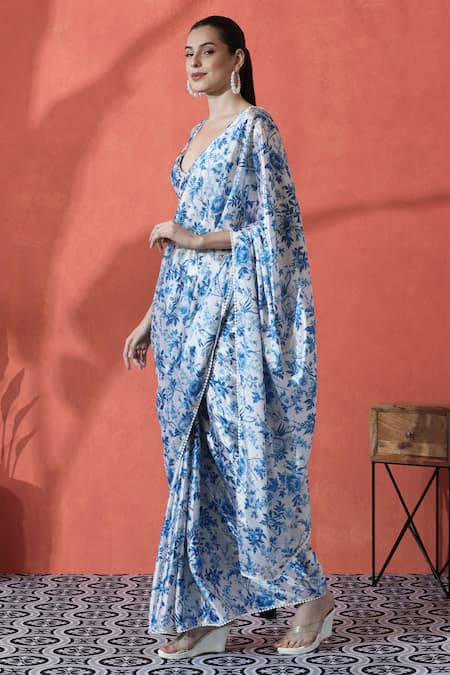 Naintara Bajaj_Off White Chiffon V-neck Printed Pre-draped Saree And Blouse Set _Online_at_Aza_Fashions