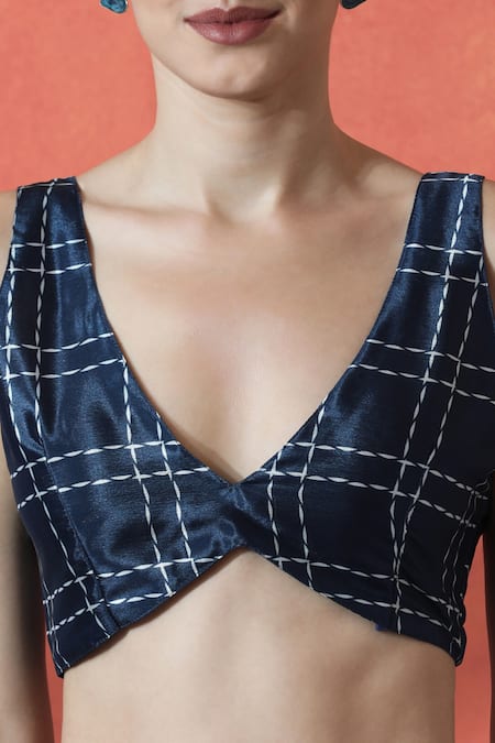 Buy_Naintara Bajaj_Blue Chiffon V-neck Printed Pre-draped Saree Set _Online_at_Aza_Fashions