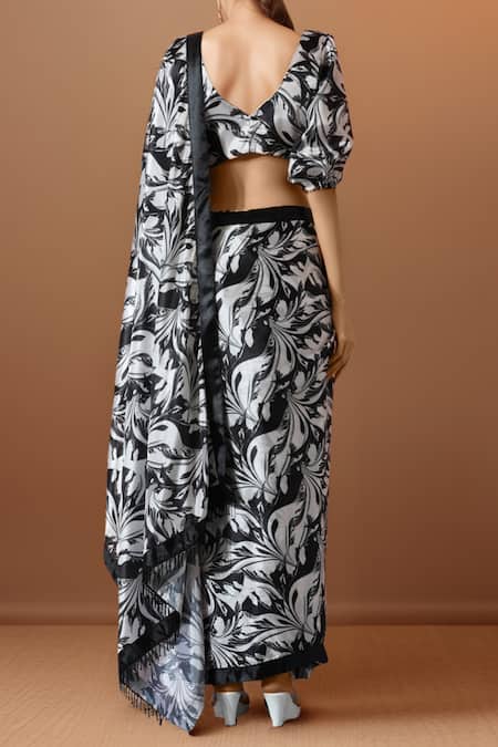 Shop Naintara Bajaj Black Chiffon V-neck Printed Pre-draped Saree Set at Aza Fashions Shop_Naintara Bajaj_Black Chiffon V-neck Printed Pre-draped Saree Set _at_Aza_Fashions