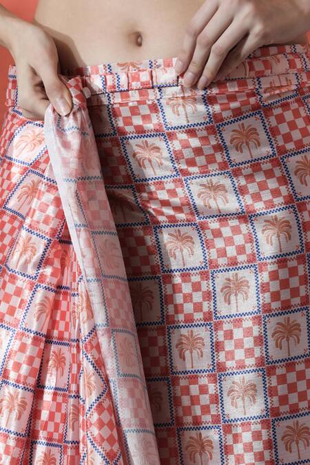 Naintara Bajaj_Multi Color Plunge Neck Printed Pre-draped Saree Set _at_Aza_Fashions